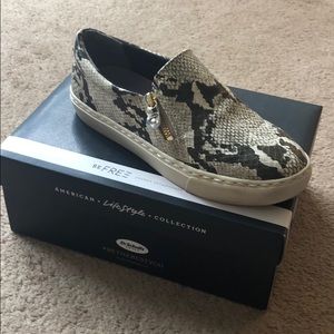 Sr. Scholl’s No Chill Slip Ons